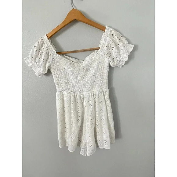 American Threads Eyelet Wrapped Romper Size Small White - Picture 2 of 3